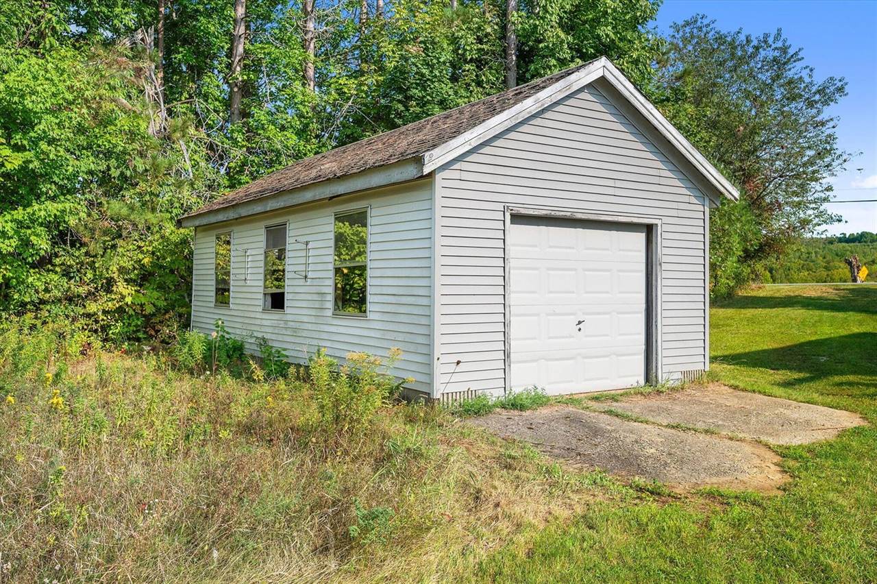 2926 Western Avenue, Newburgh, ME 04444