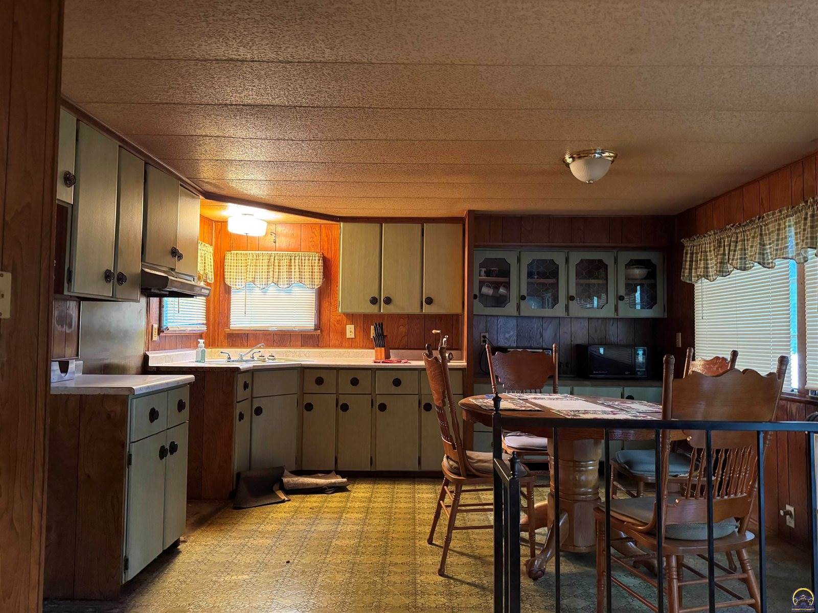 1116 NW Lower Silver Lake RD, Topeka, KS 66608