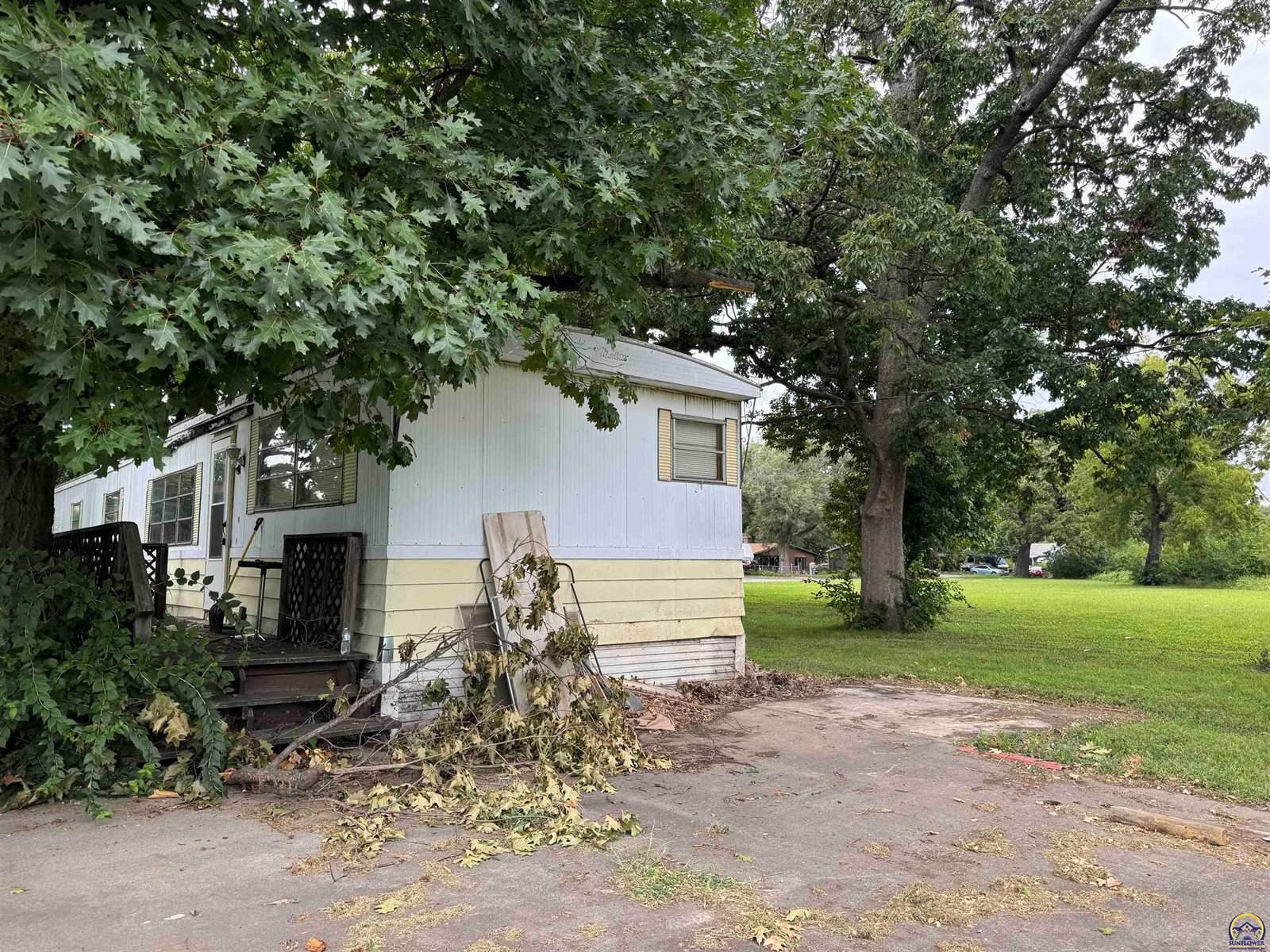 1116 NW Lower Silver Lake RD, Topeka, KS 66608