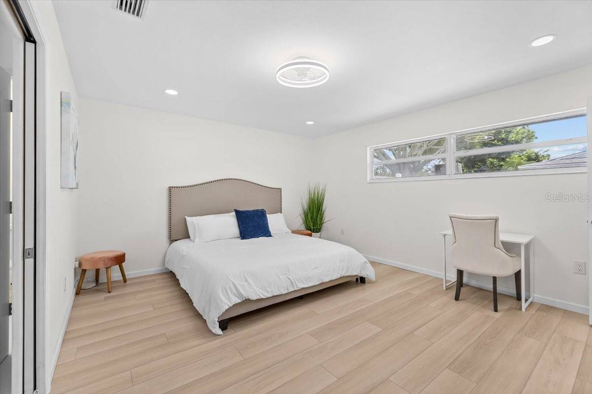 3105 Oxford Drive West, Bradenton, FL 34205