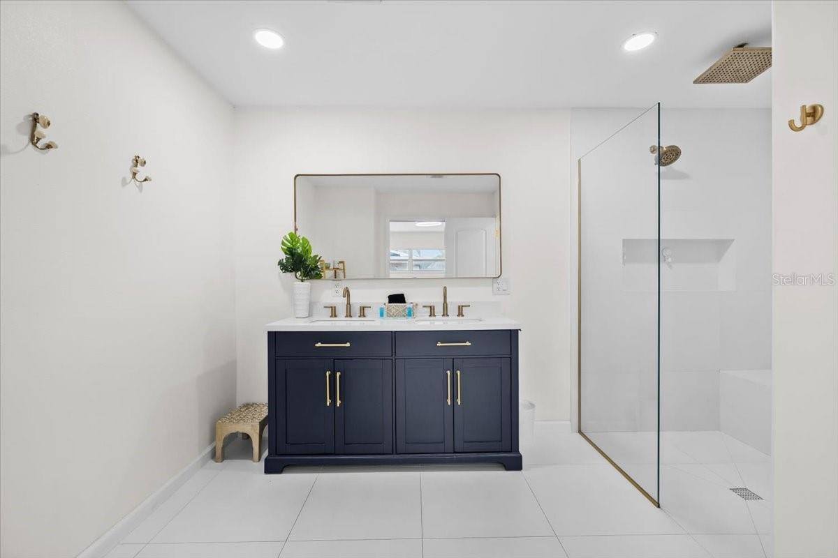 3105 Oxford Drive West, Bradenton, FL 34205