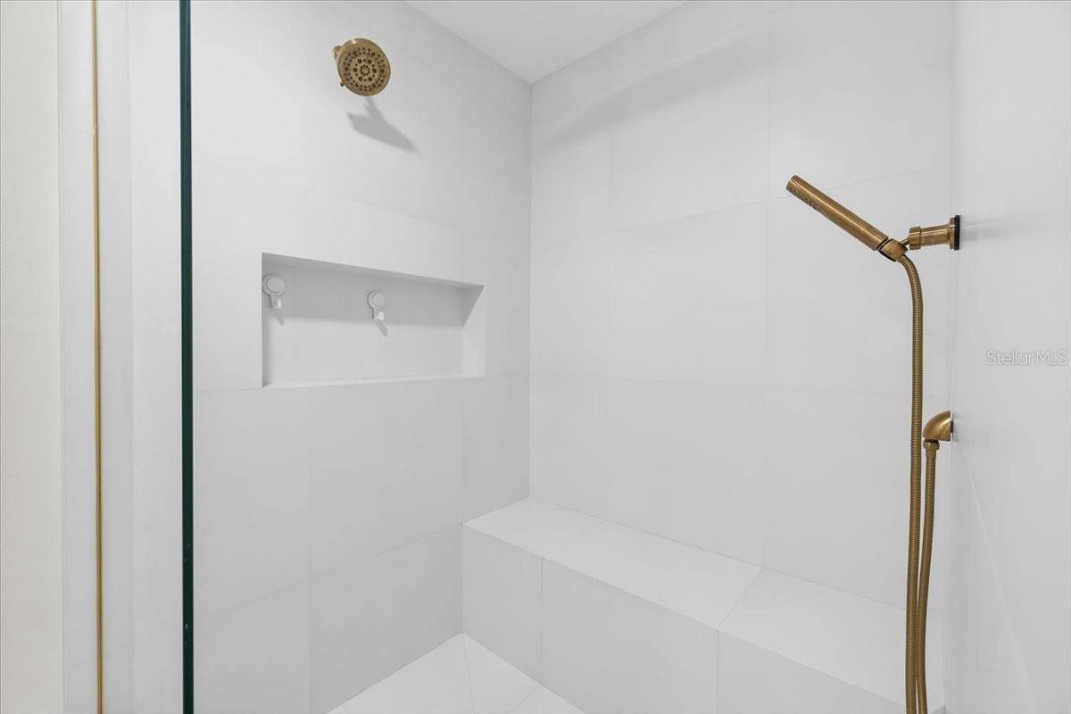 3105 Oxford Drive West, Bradenton, FL 34205