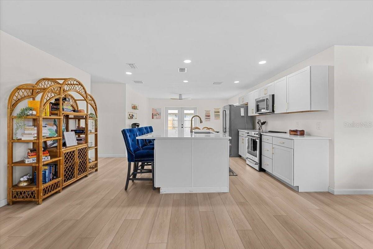 3105 Oxford Drive West, Bradenton, FL 34205