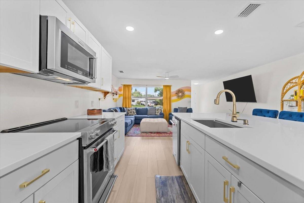 3105 Oxford Drive West, Bradenton, FL 34205