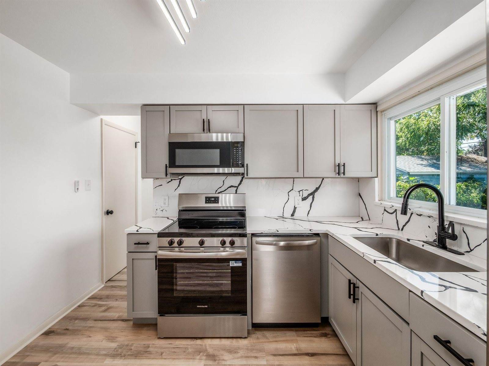 423 Whitehall Drive, Columbus, OH 43213