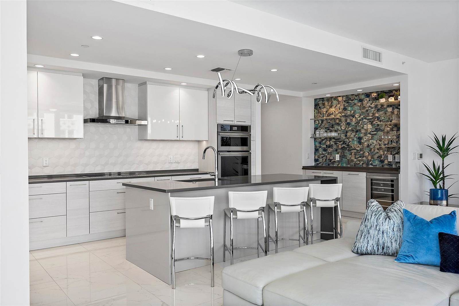 100 1ST Avenue North, #201, Saint Petersburg, FL 33701