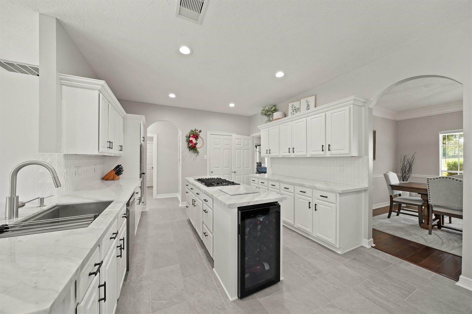 2011 Huntington Lane, Richmond, TX 77406