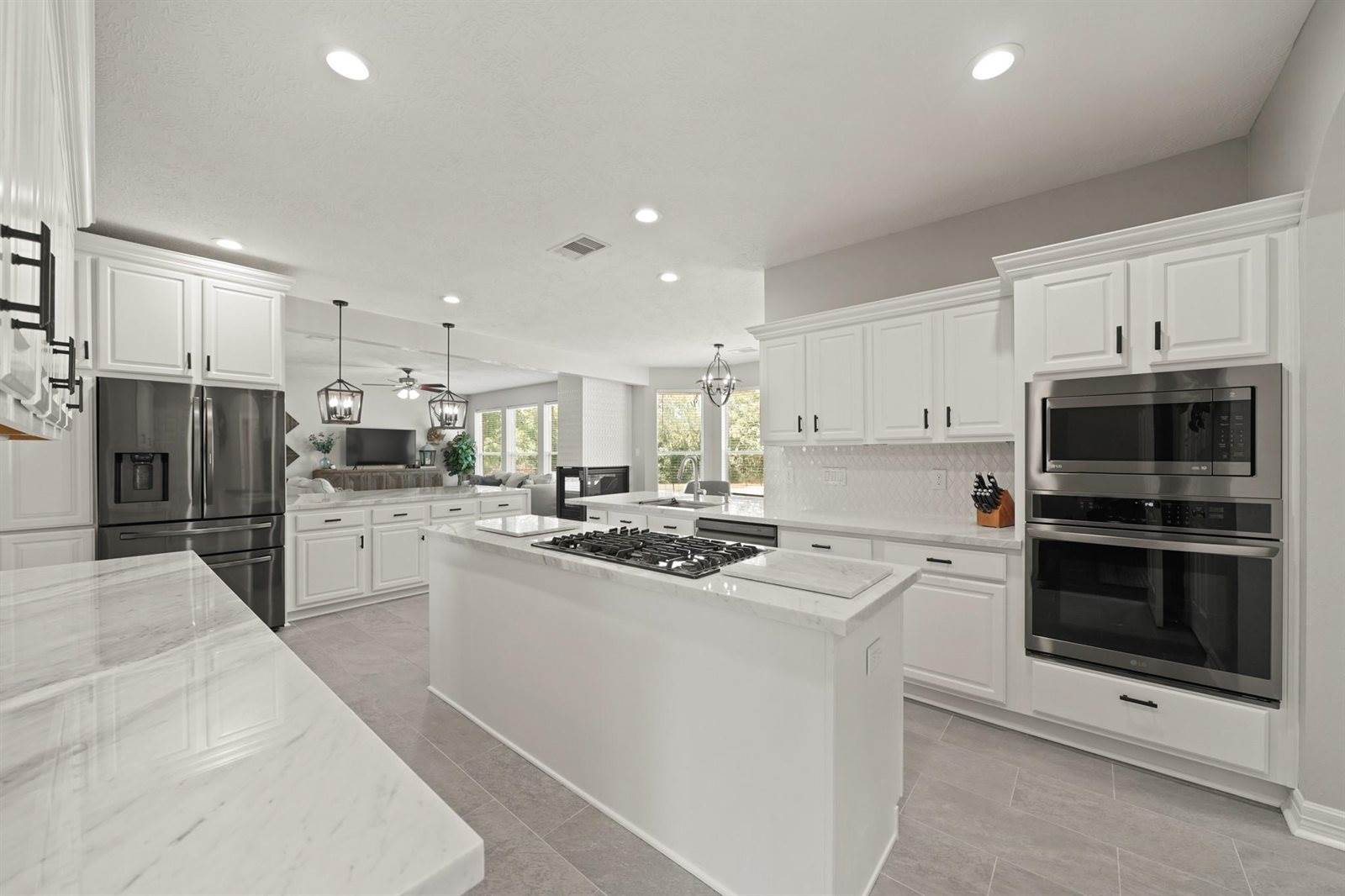 2011 Huntington Lane, Richmond, TX 77406