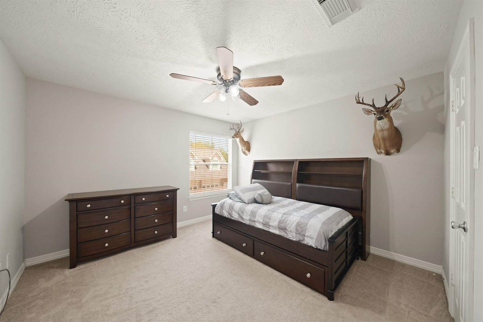 2011 Huntington Lane, Richmond, TX 77406