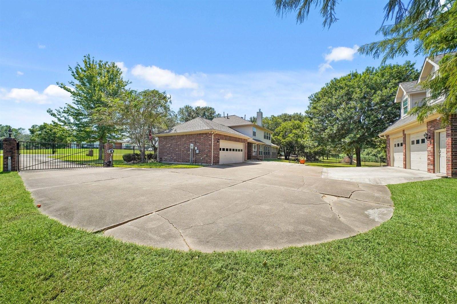 2011 Huntington Lane, Richmond, TX 77406