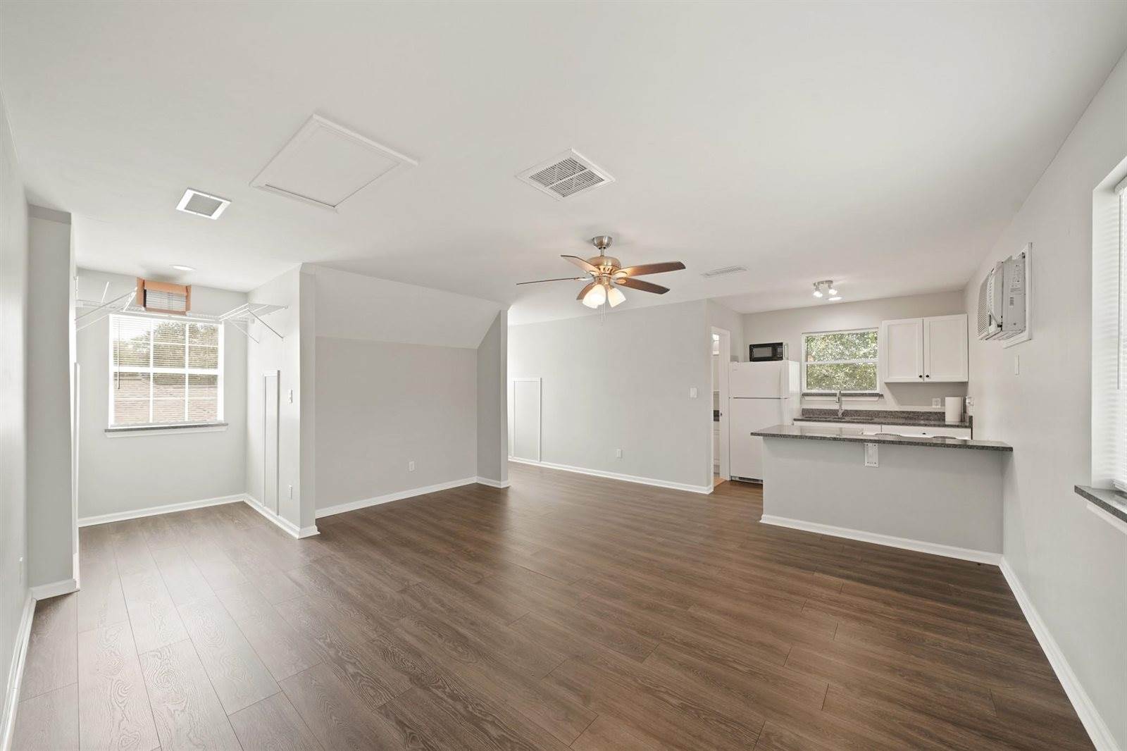 2011 Huntington Lane, Richmond, TX 77406