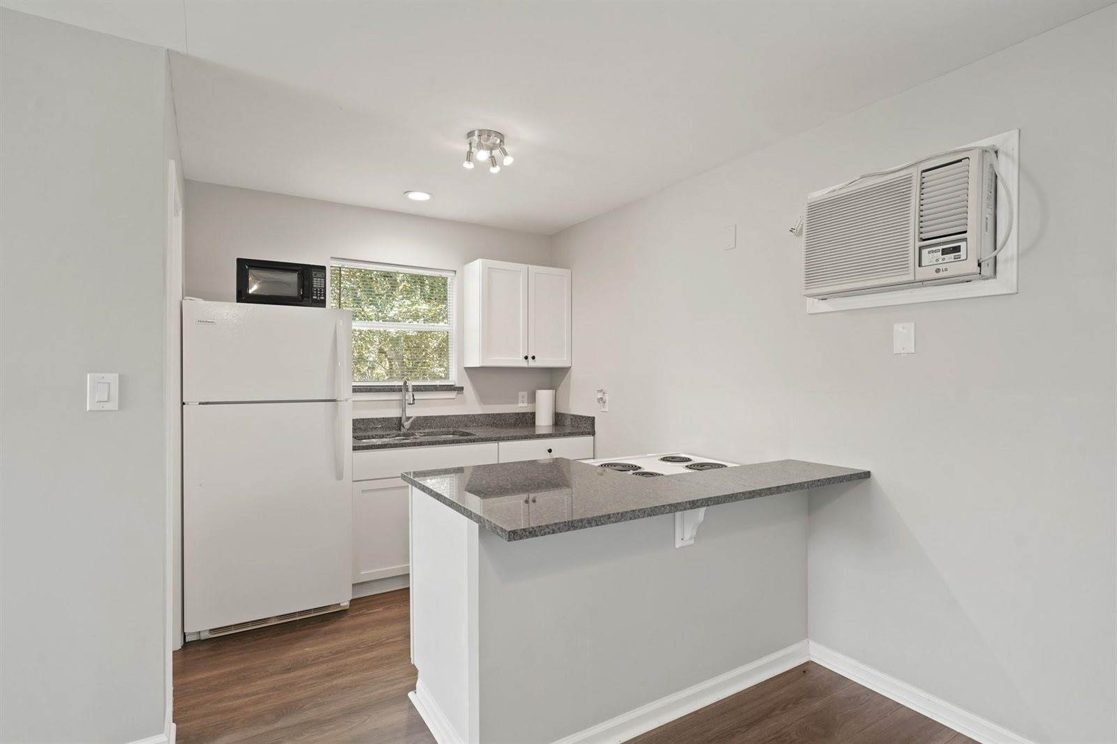 2011 Huntington Lane, Richmond, TX 77406