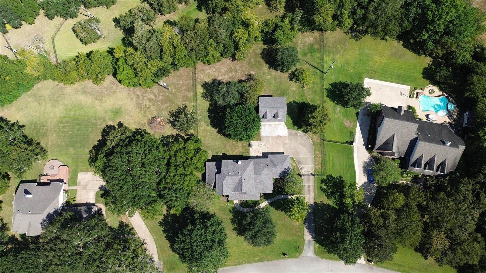 2011 Huntington Lane, Richmond, TX 77406