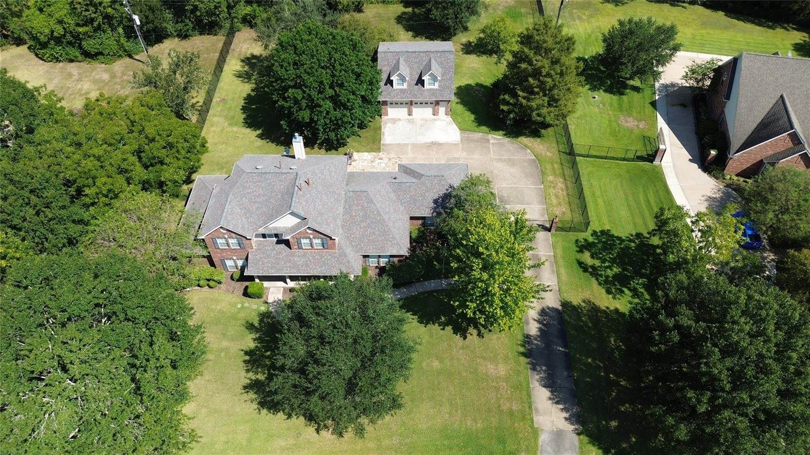 2011 Huntington Lane, Richmond, TX 77406