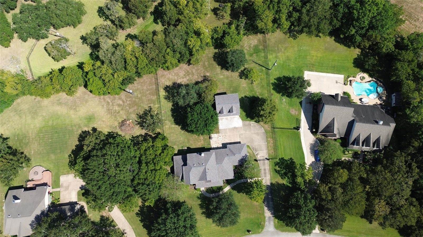 2011 Huntington Lane, Richmond, TX 77406