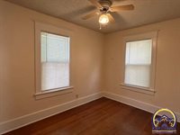 734 SW Lindenwood AVE, Topeka, KS 66606