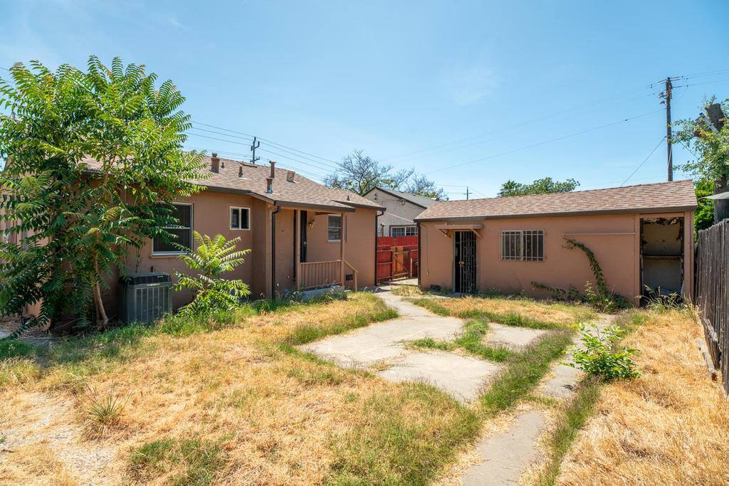 1021 Alamos Ave, Sacramento, CA 95815