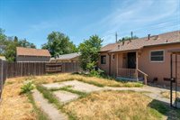 1021 Alamos Ave, Sacramento, CA 95815