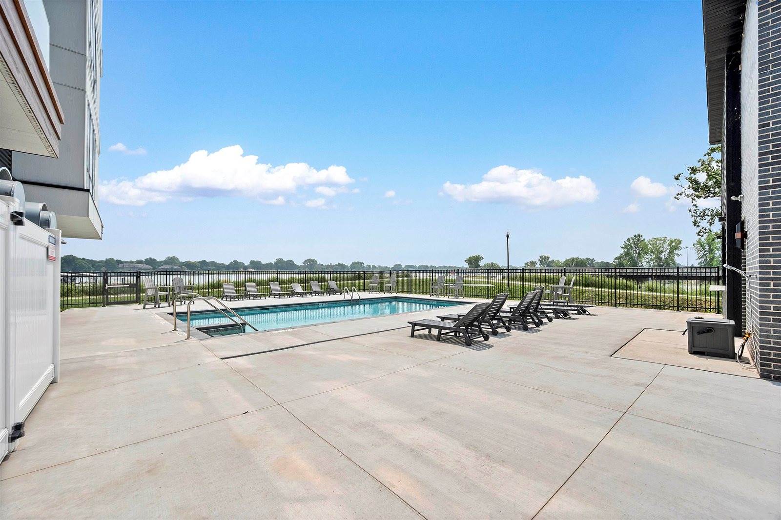 433 Aldon Circle, #207, Ashwaubenon, WI 54304