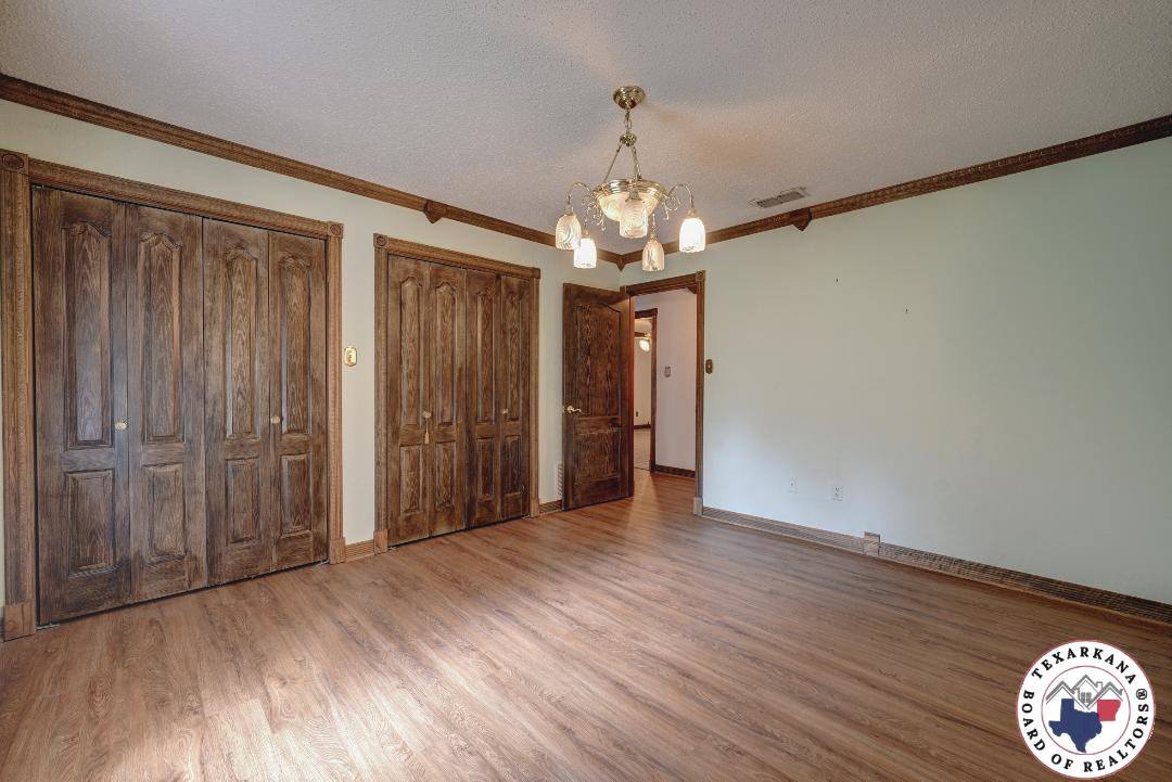 918 Clear Creek Dr, Texarkana, TX 75503