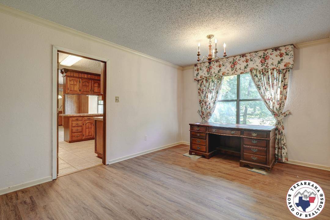 918 Clear Creek Dr, Texarkana, TX 75503