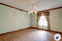 918 Clear Creek Dr, Texarkana, TX 75503