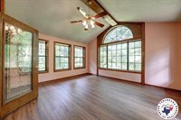 918 Clear Creek Dr, Texarkana, TX 75503