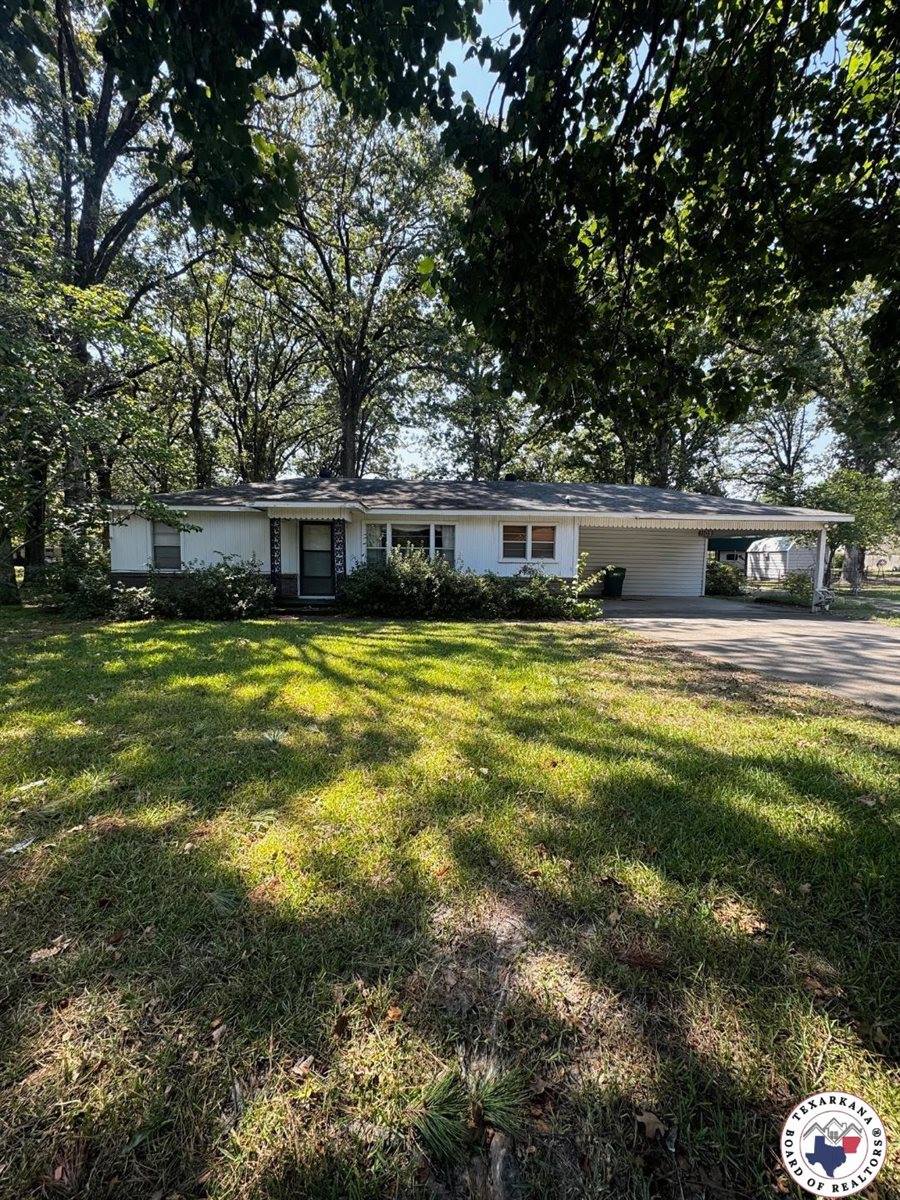 1103 N Kings Hwy, Nash, TX 75569