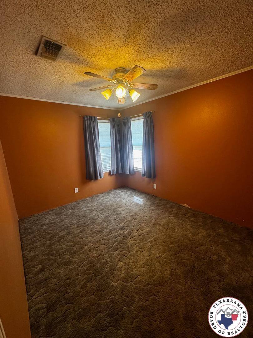 1103 N Kings Hwy, Nash, TX 75569