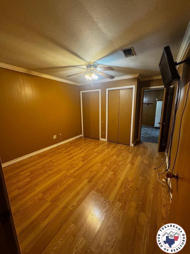 1103 N Kings Hwy, Nash, TX 75569