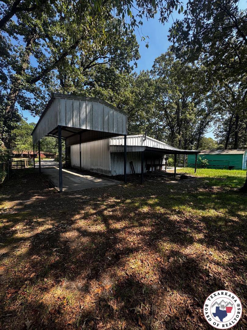 1103 N Kings Hwy, Nash, TX 75569