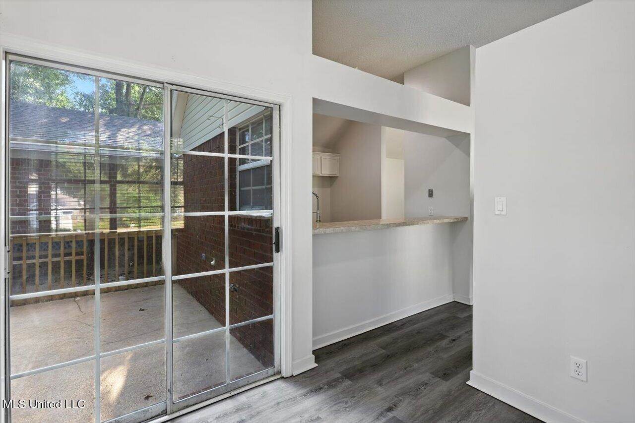 101 Glen Hollow Dr, Clinton, MS 39056