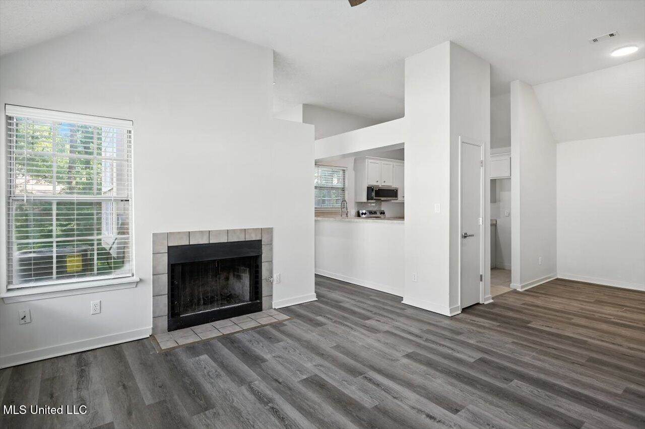 101 Glen Hollow Dr, Clinton, MS 39056