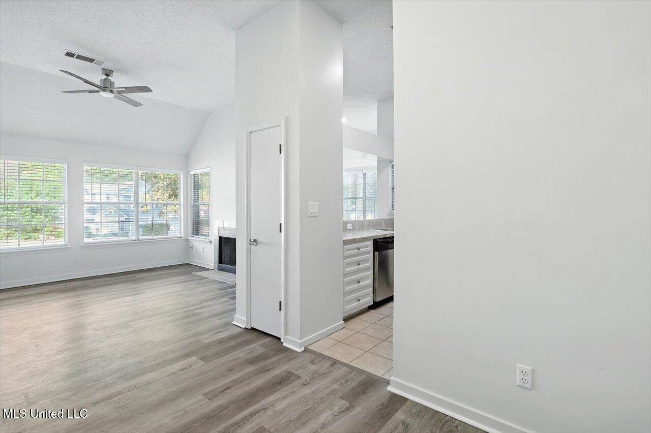 101 Glen Hollow Dr, Clinton, MS 39056