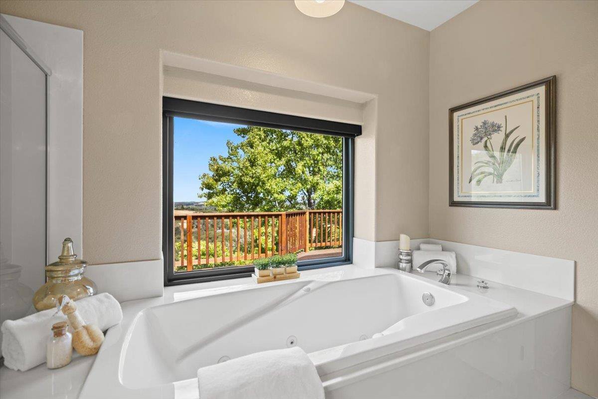 60 Whittington Drive, Newcastle, CA 95658