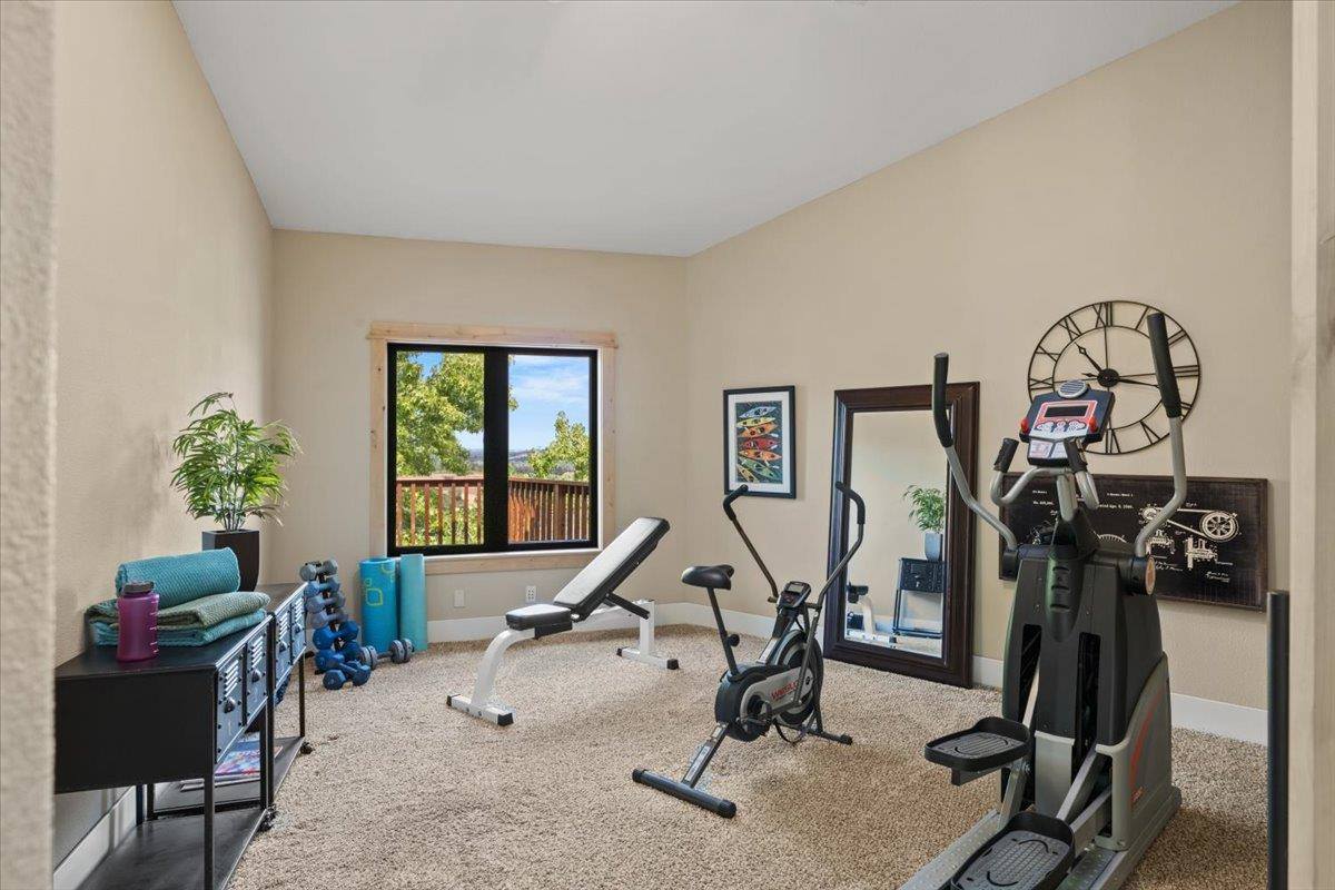 60 Whittington Drive, Newcastle, CA 95658