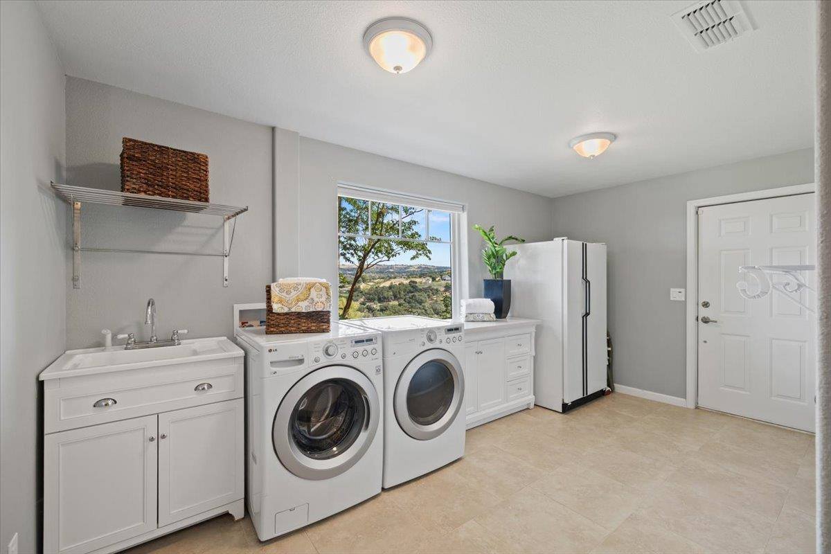 60 Whittington Drive, Newcastle, CA 95658