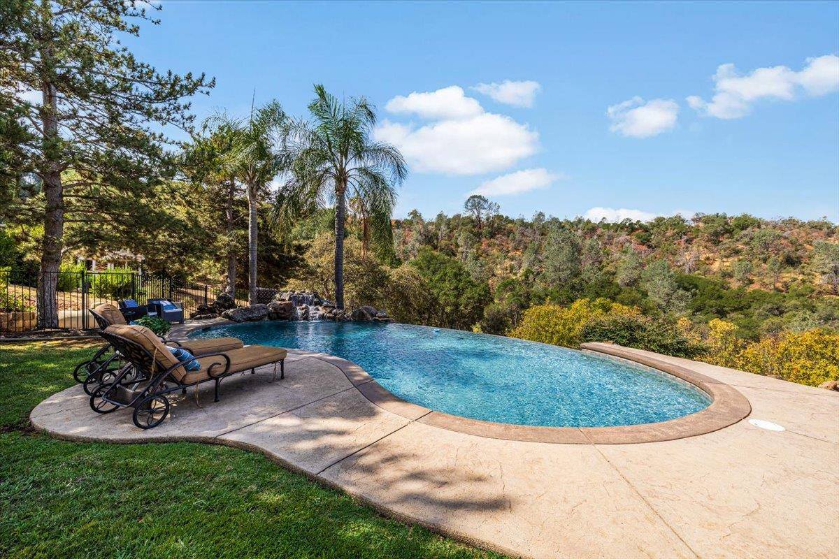 60 Whittington Drive, Newcastle, CA 95658