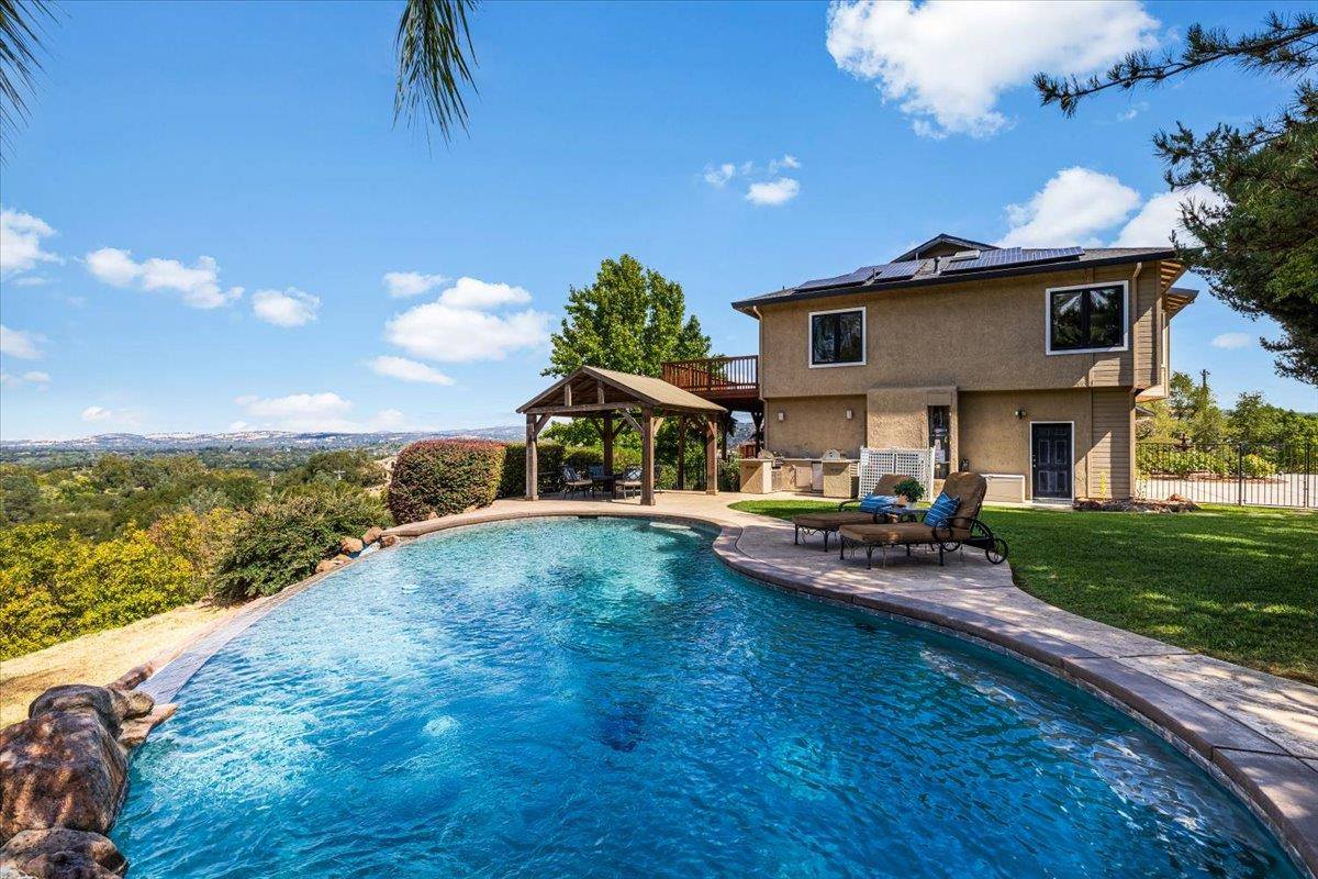 60 Whittington Drive, Newcastle, CA 95658