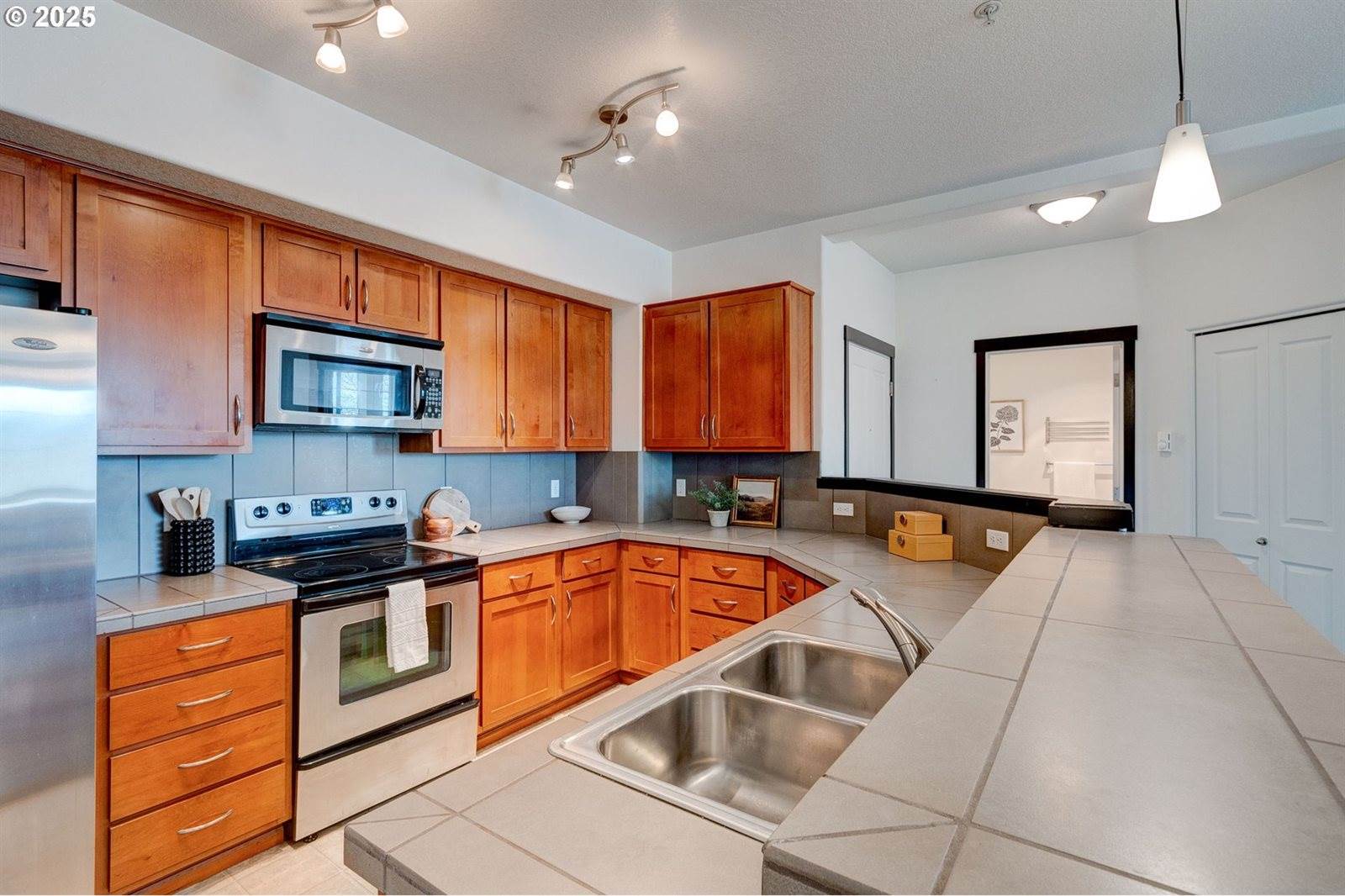 695 Falling Waters, Portland, OR 97229