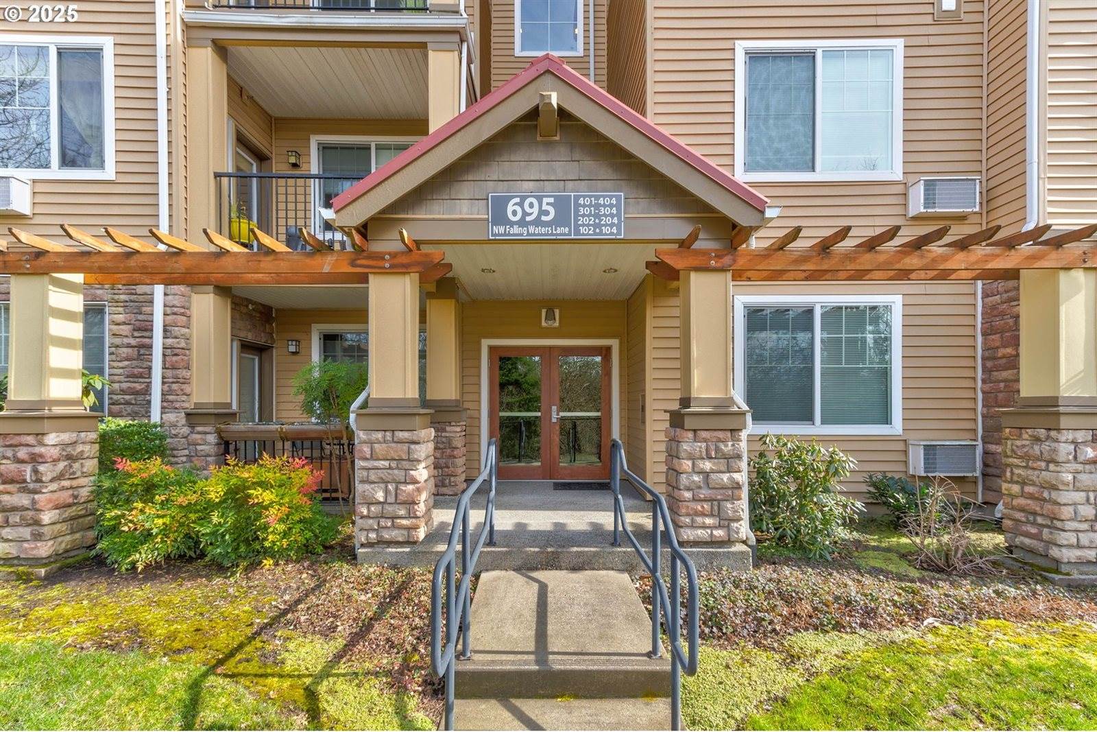 695 Falling Waters, Portland, OR 97229