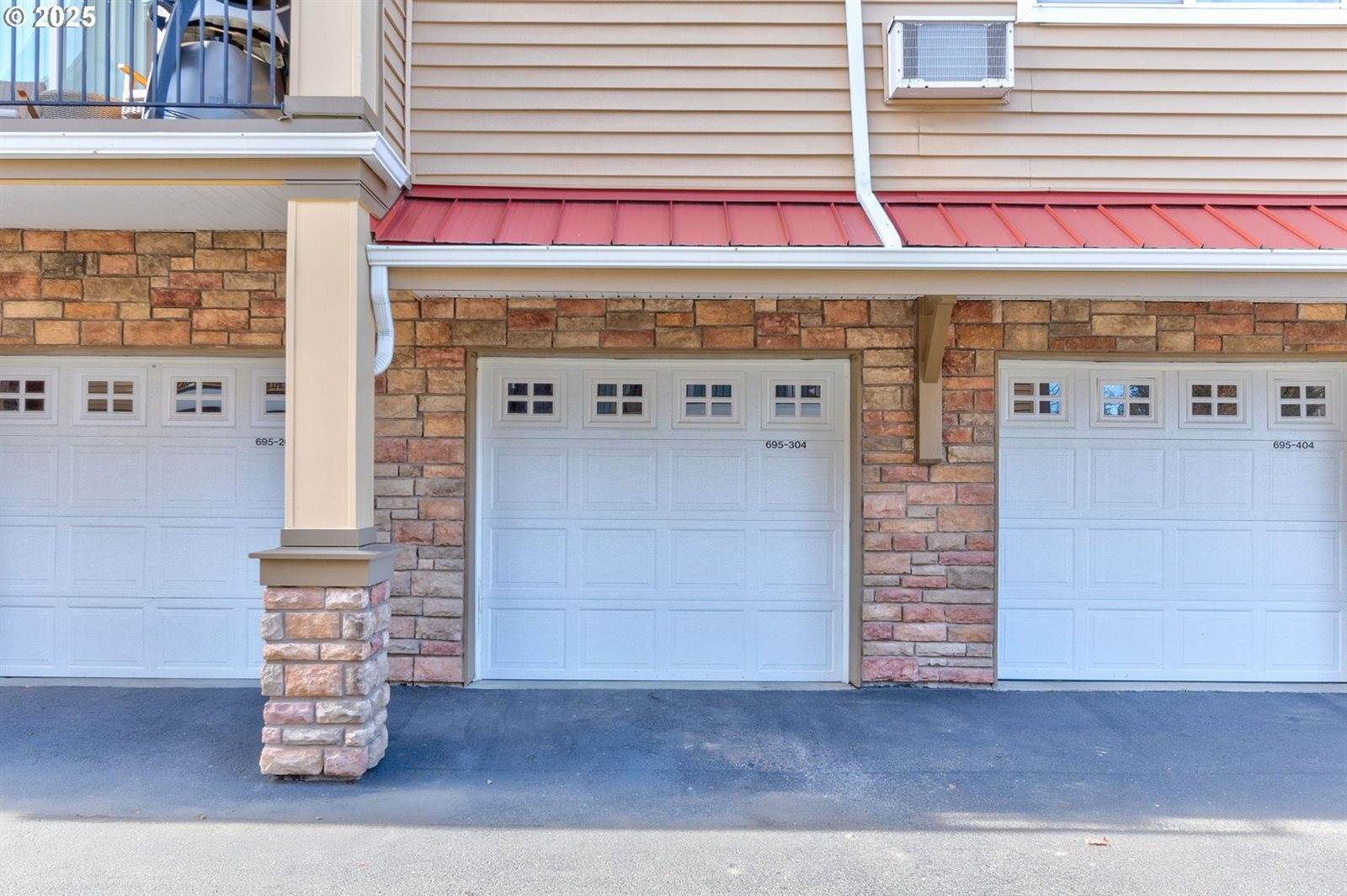 695 Falling Waters, Portland, OR 97229