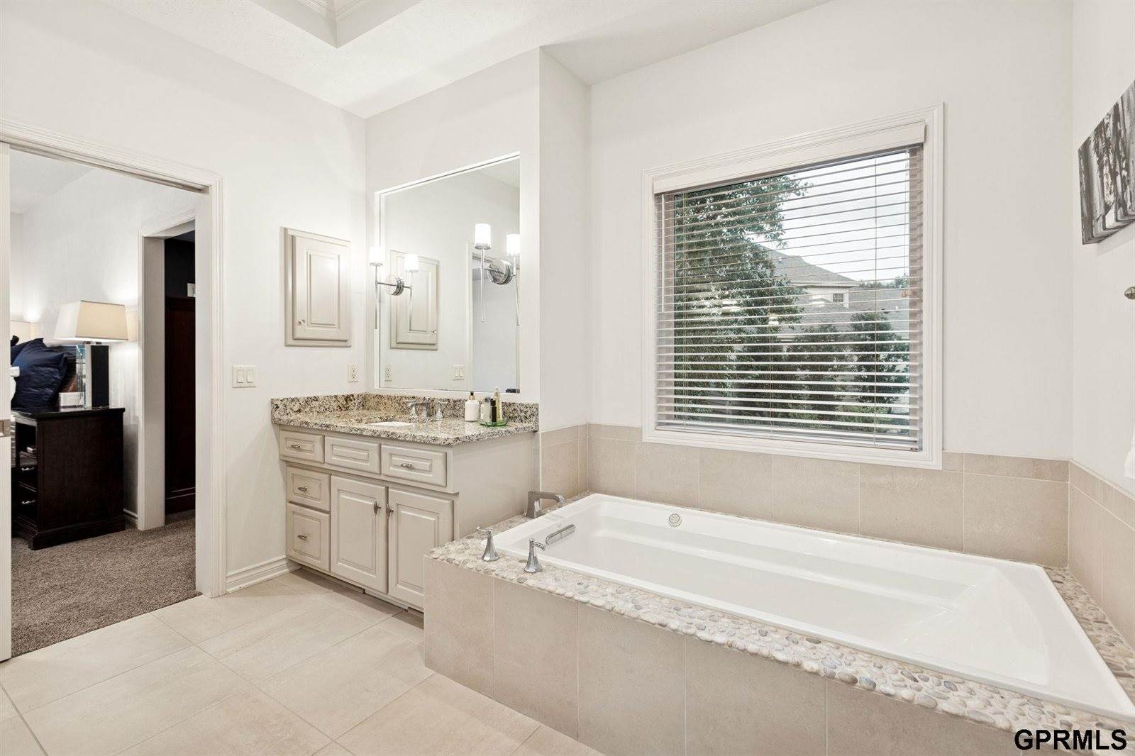 1209 North 188 Street, Elkhorn, NE 68022