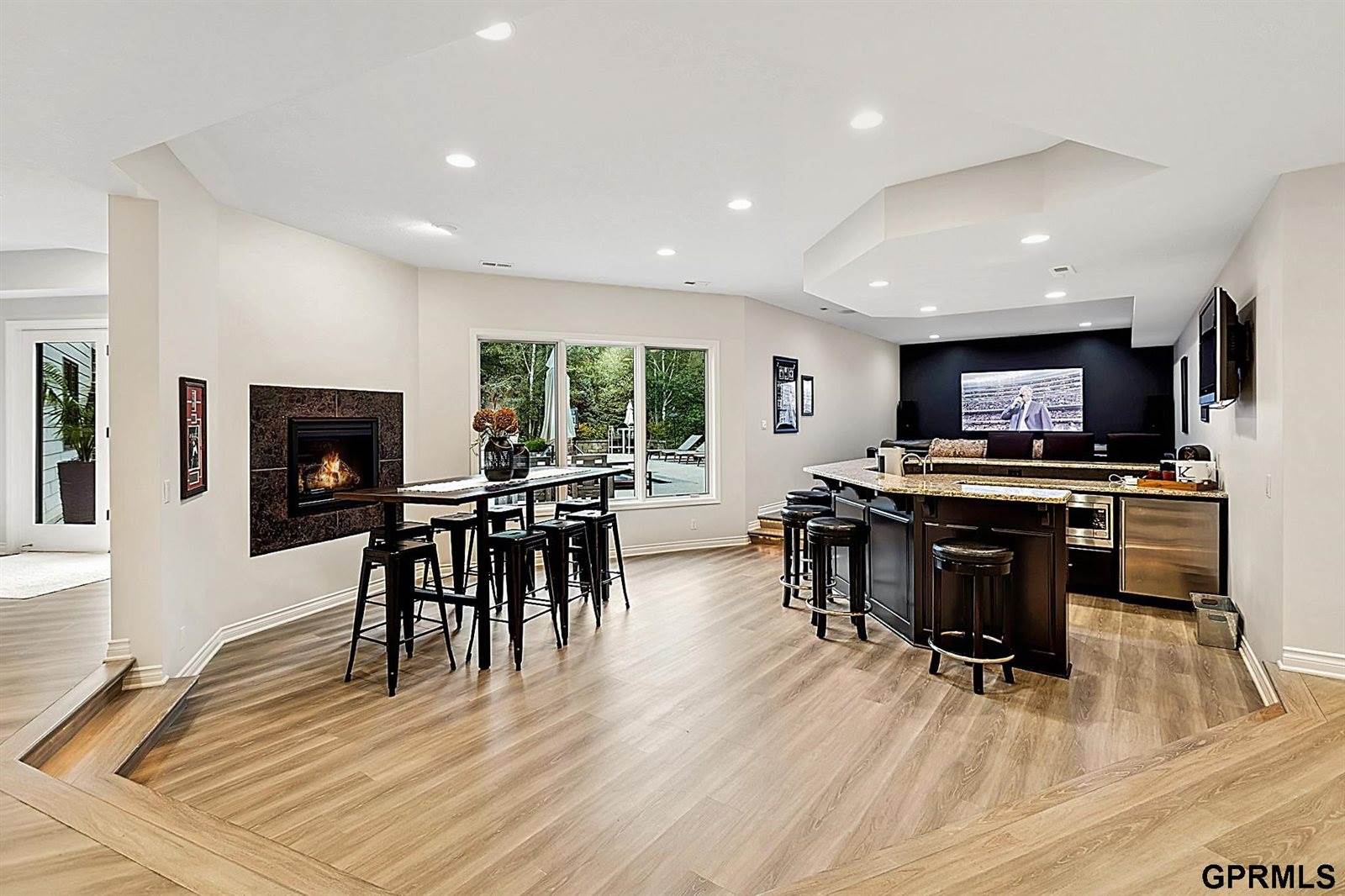 1209 North 188 Street, Elkhorn, NE 68022