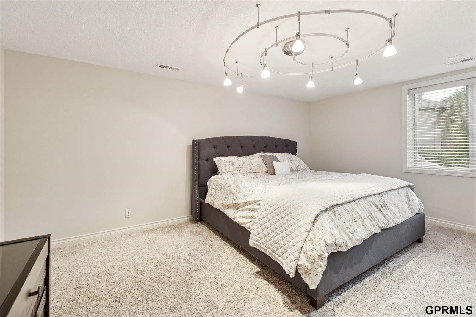 1209 North 188 Street, Elkhorn, NE 68022