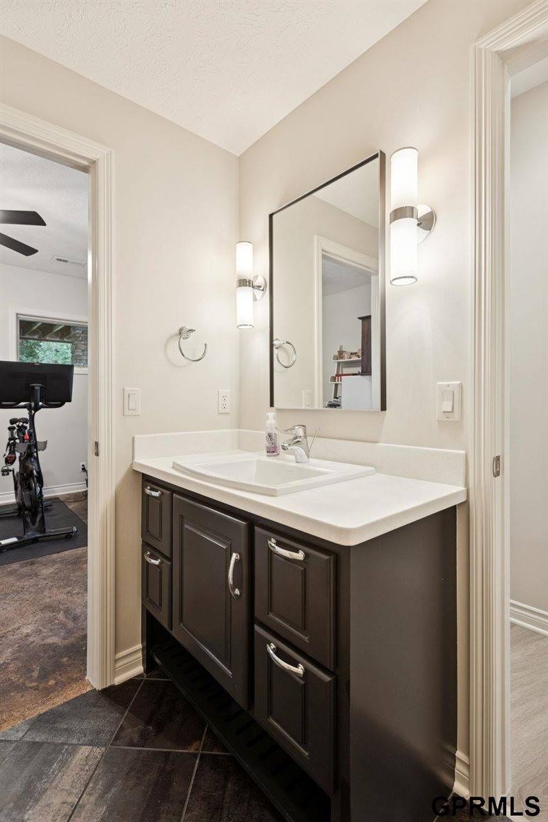 1209 North 188 Street, Elkhorn, NE 68022