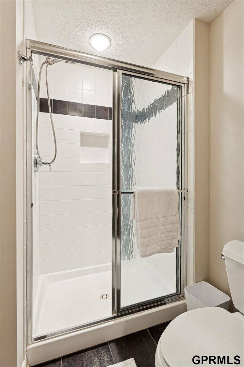 1209 North 188 Street, Elkhorn, NE 68022