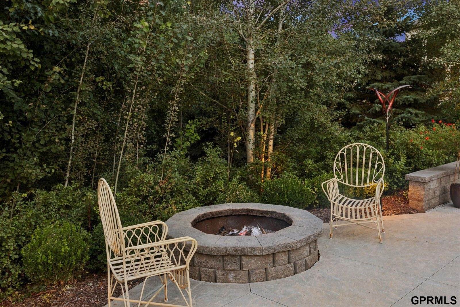 1209 North 188 Street, Elkhorn, NE 68022