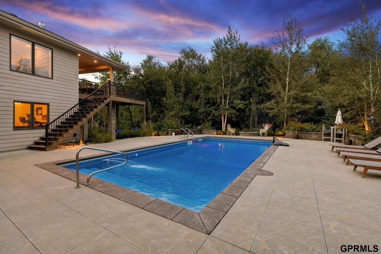 1209 North 188 Street, Elkhorn, NE 68022