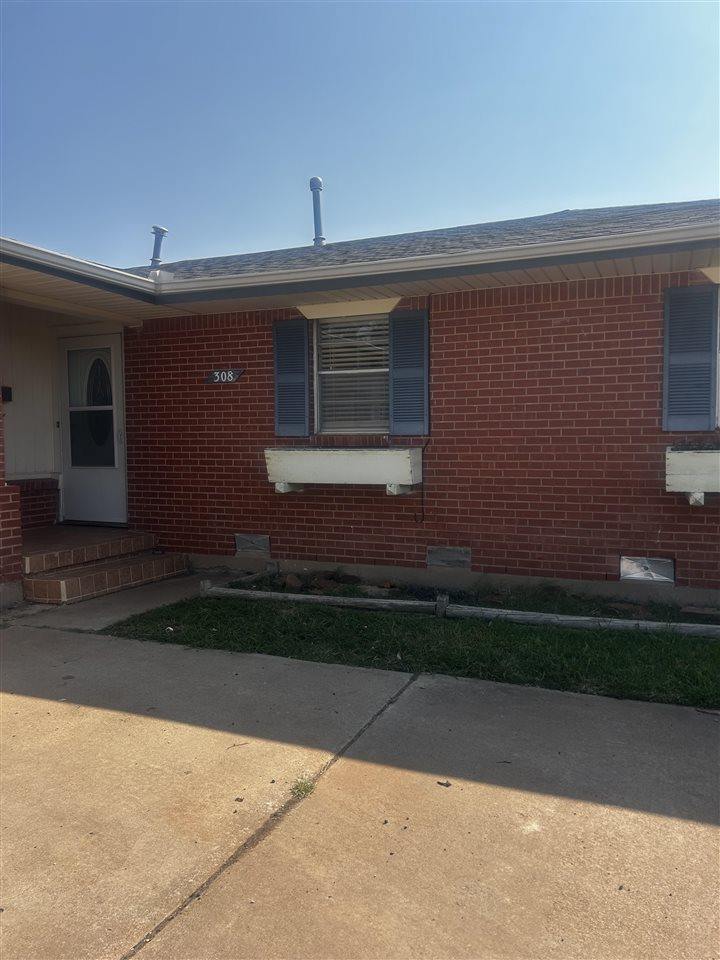 308 SW 52nd, Lawton, OK 73505